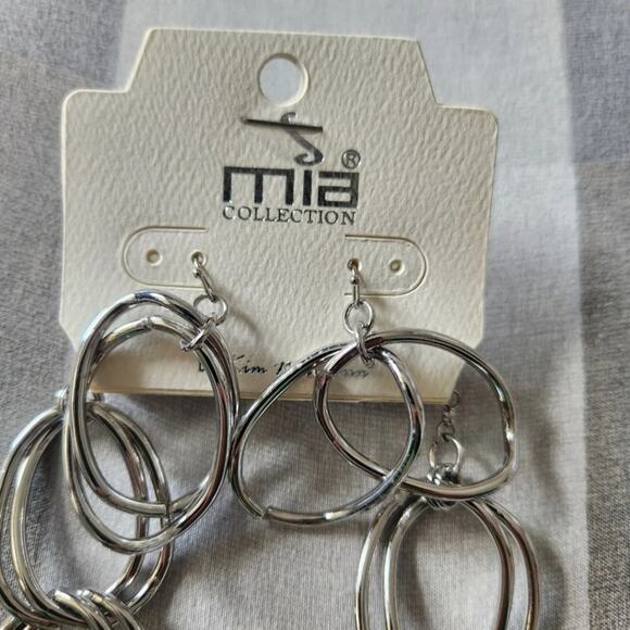 Mia Collection Chain Necklace and earrings set Silver - Picture 2 of 3
